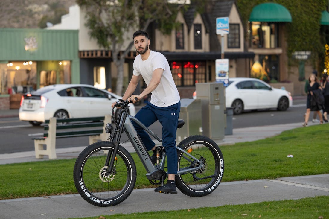 Innovations in Electric Vehicles Reshaping Urban Mobility Image 3