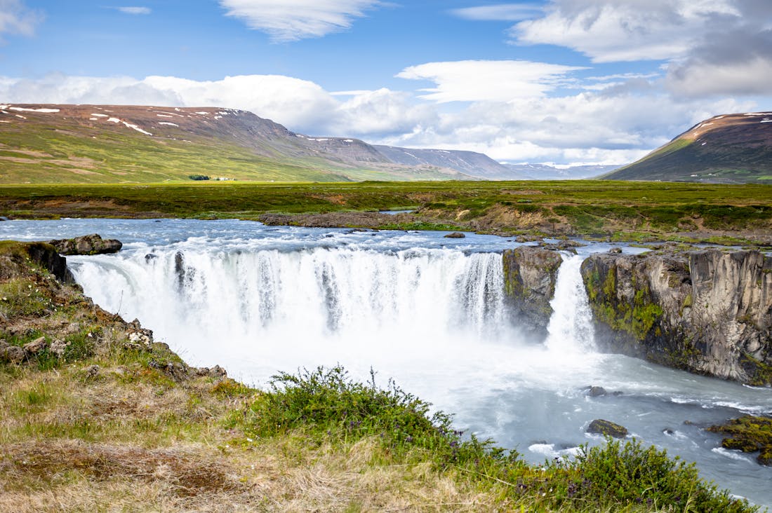 Sustainable Travel: Eco-Friendly Tips for Conscious Adventurers Image 1
