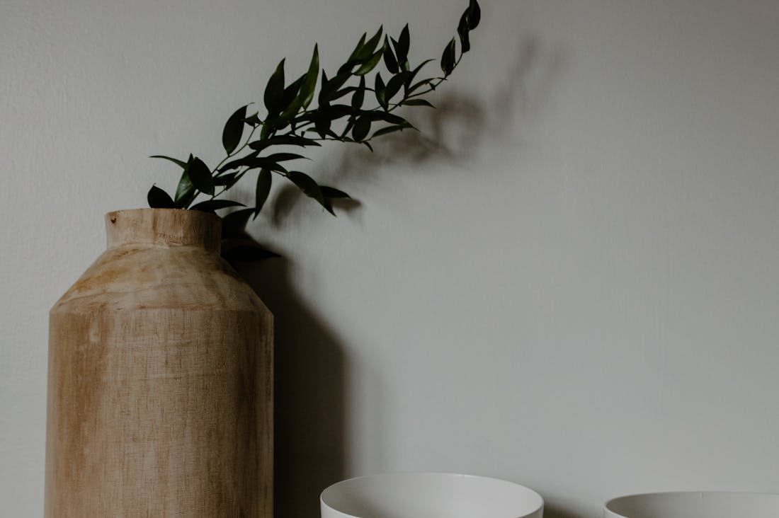 Crafting a Minimalist Lifestyle for Enhanced Focus and Clarity Image 1