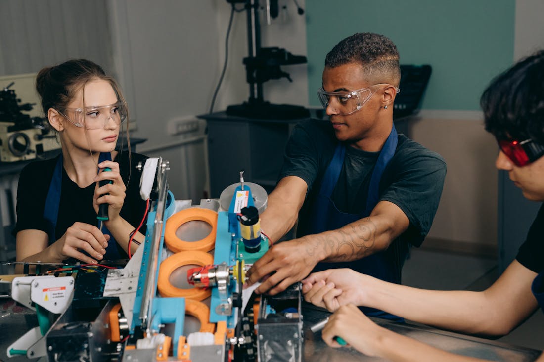 Tech Innovations Reshaping Everyday Life and Workplaces Image 3