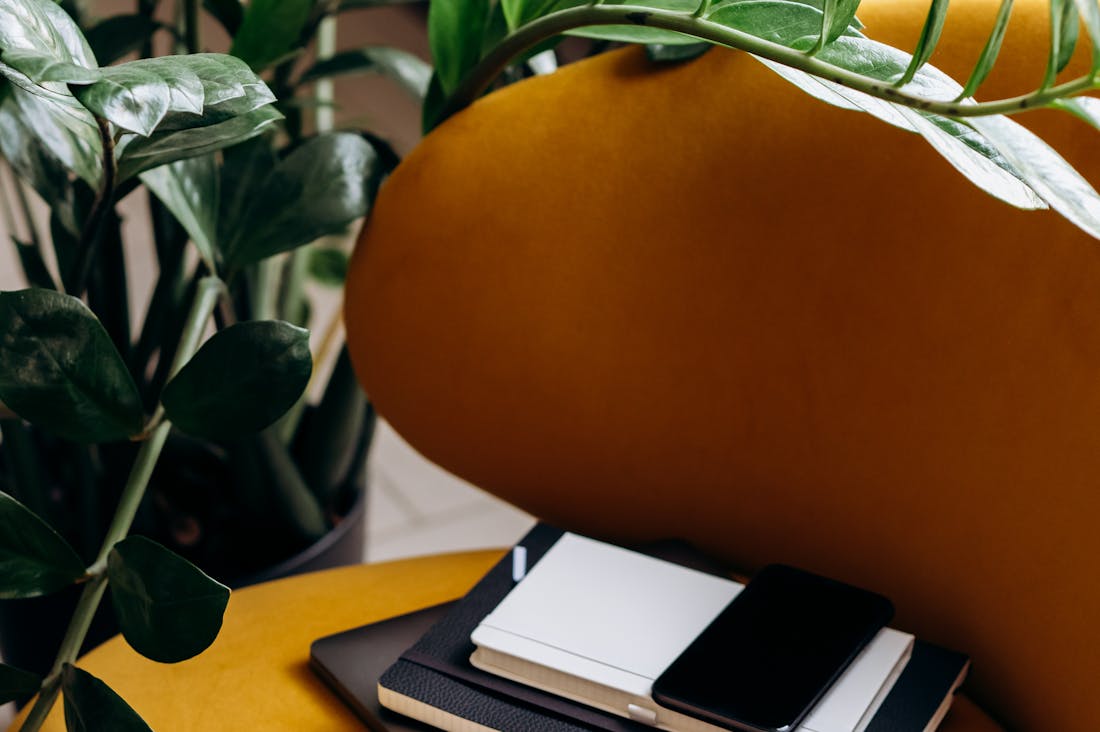Creative Home Office Setups That Inspire Productivity and Focus Image 1