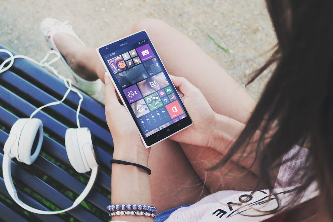 Tech Gadgets Enhancing Everyday Life for Modern Travelers Image 3