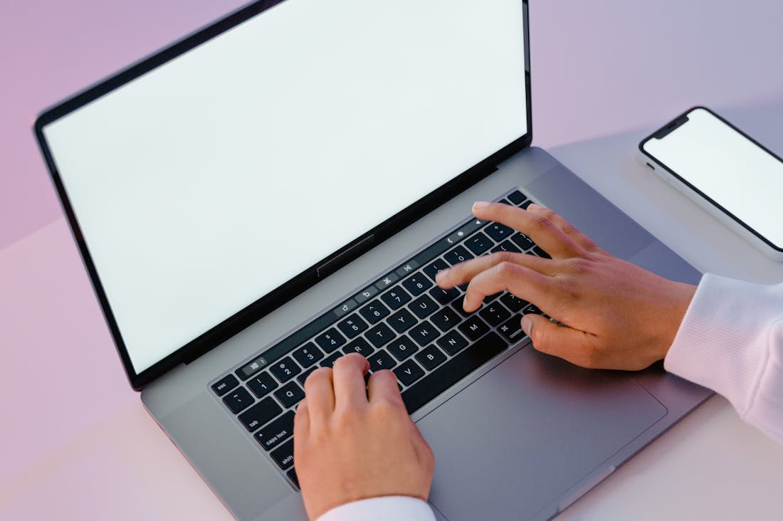 Smart Tech Gadgets That Enhance Productivity and Simplify Life Image 1