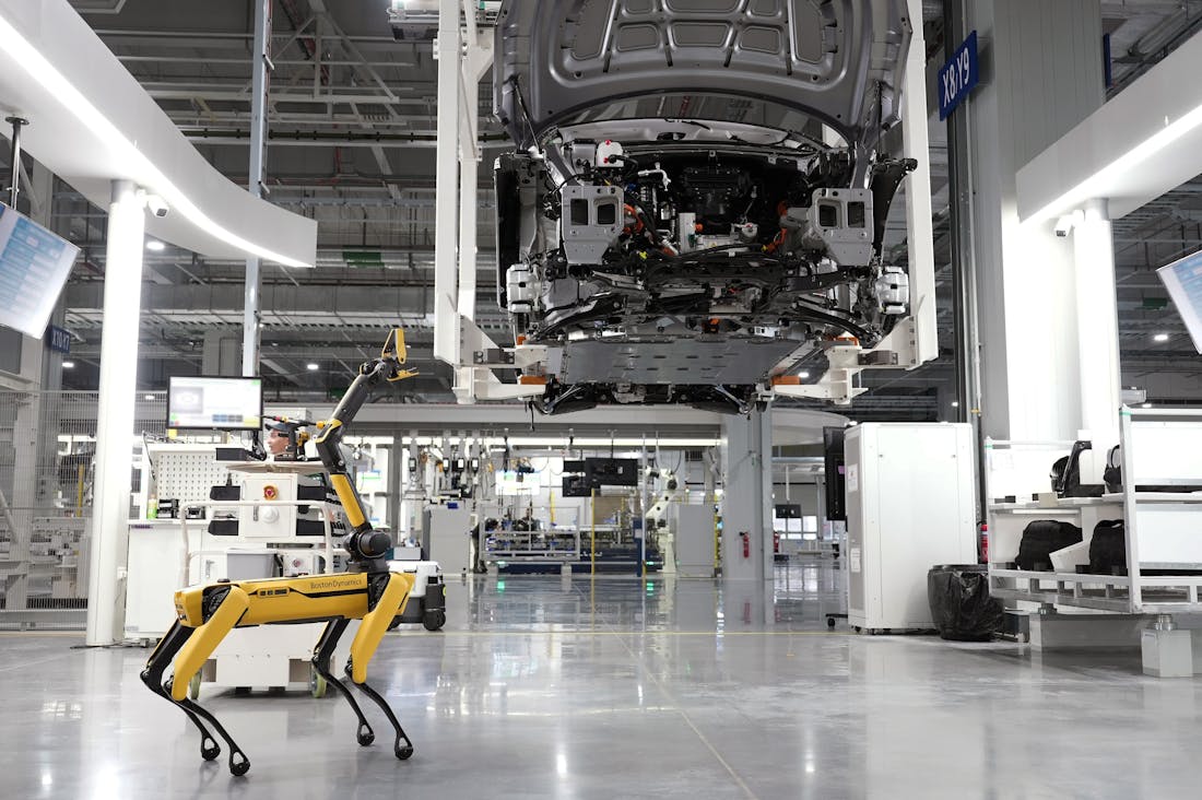 Innovating the Driving Experience: How Smart Cars are Shaping the Future of Transportation Image 1
