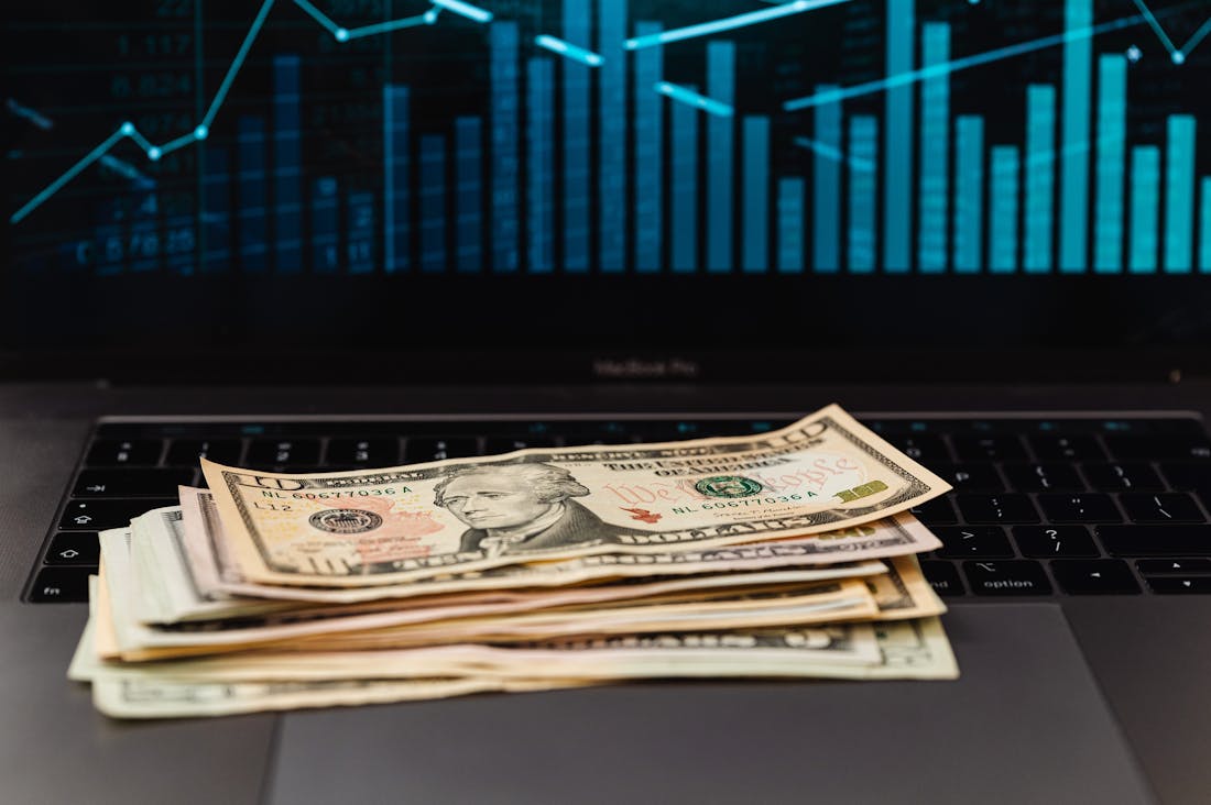Smart Investments for the Future: Building Wealth through Financial Literacy Image 3
