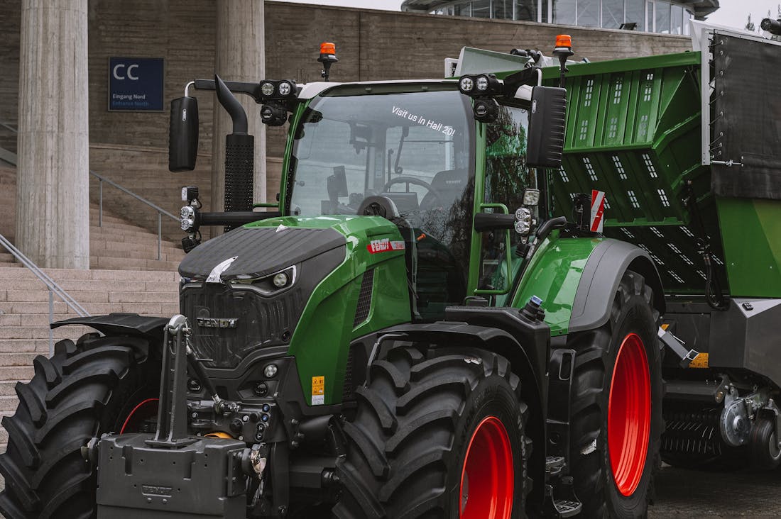 The Future of Electric Vehicles: How Green Technology is Transforming the Auto Industry Image 2