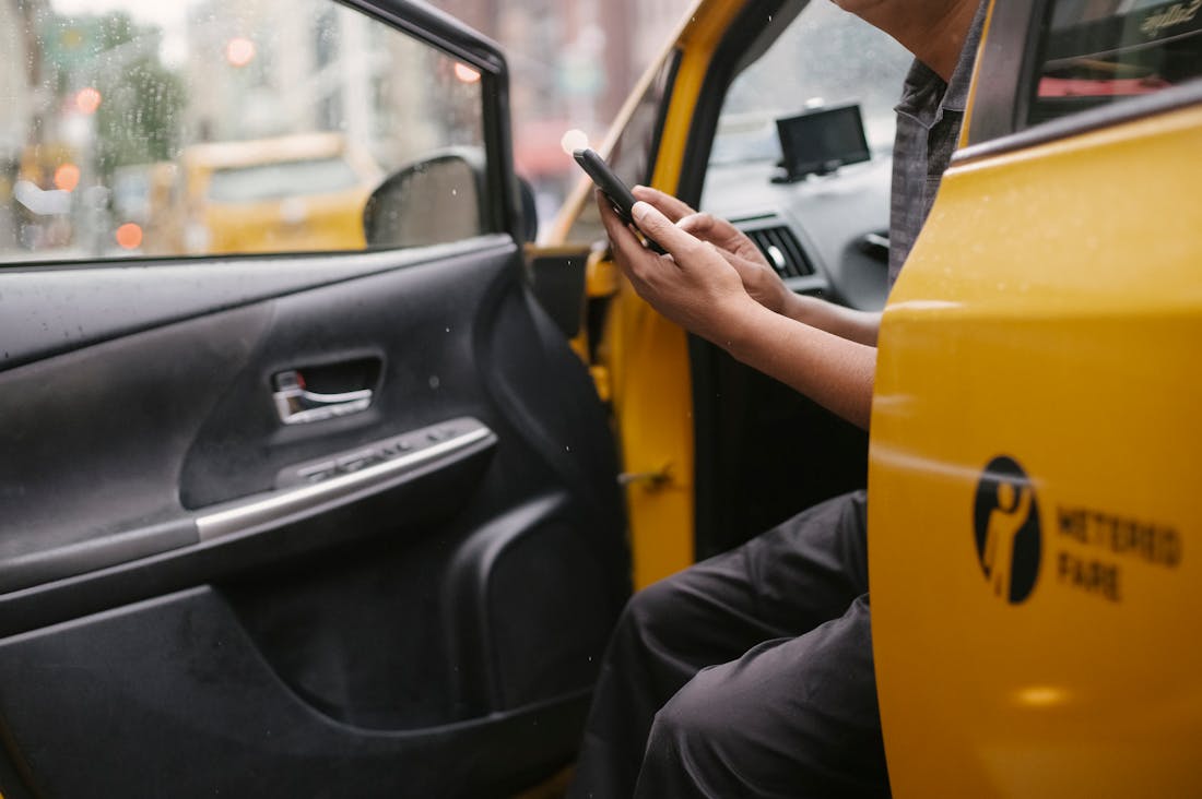 Must-Know Tech Trends Revolutionizing Daily Commutes Image 3