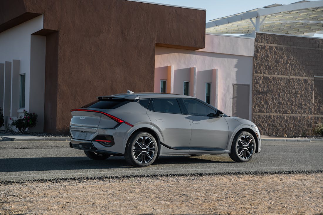 Future Trends in Electric Vehicles Transforming Urban Mobility Image 1
