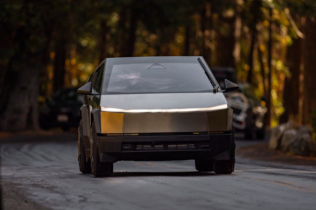Innovations in Electric Vehicles Transforming Modern Travel Experiences Image 2