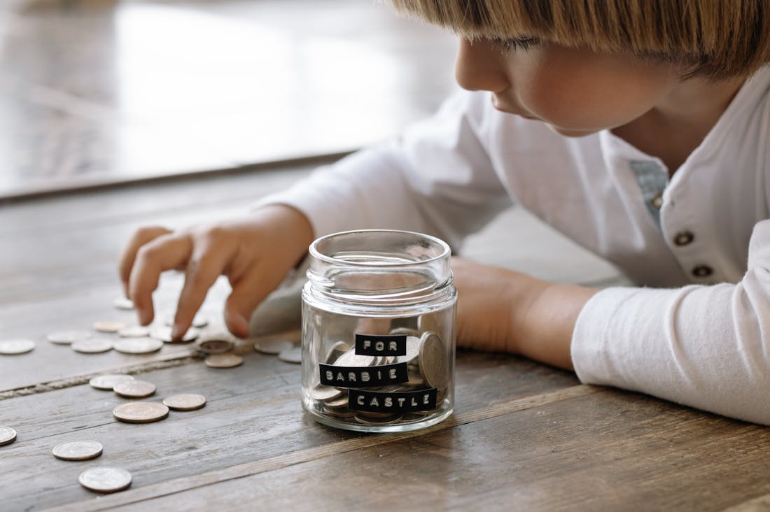 Strategies for Effective Budgeting and Saving in Modern Times Image 1
