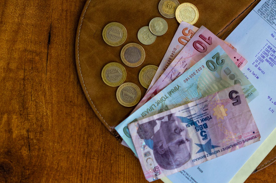 Budgeting Hacks to Enhance Your Travel Experiences Without Breaking the Bank Image 1