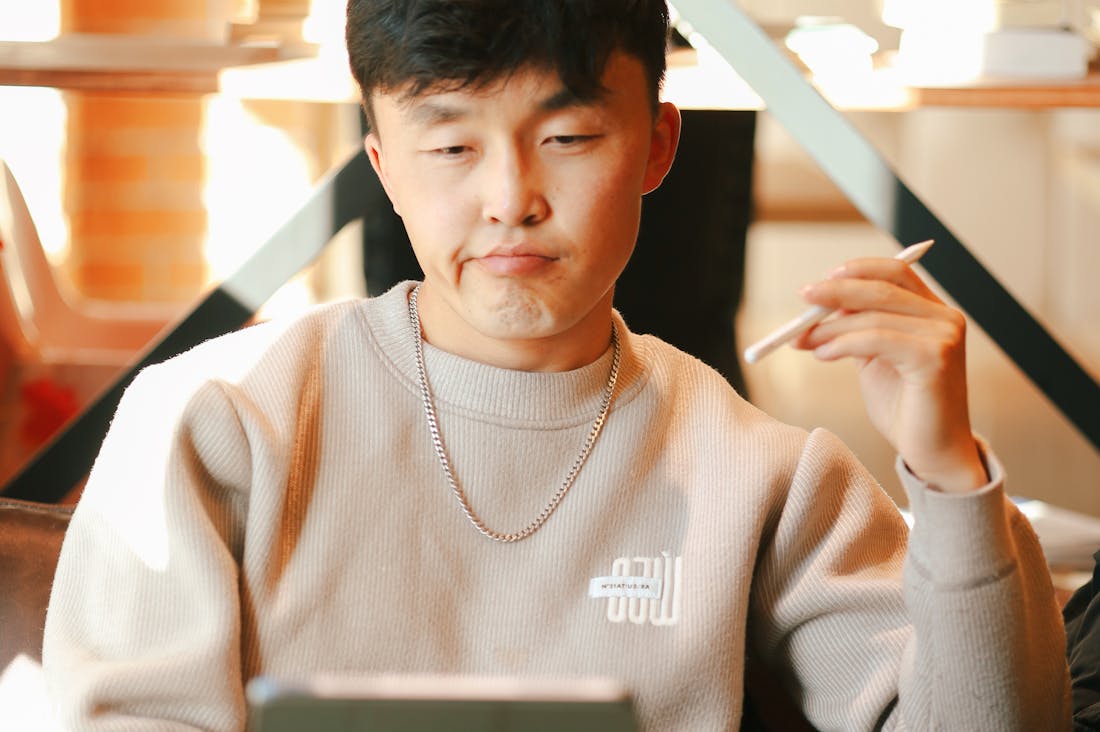 Mindful Eating Techniques for a Healthier Lifestyle Image 1