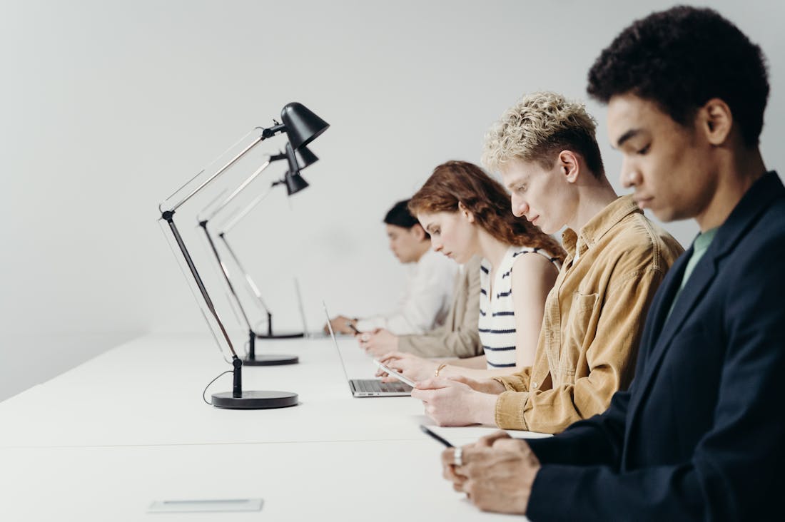 Choosing the Right Tech Gadgets for a Seamless Work-Life Experience