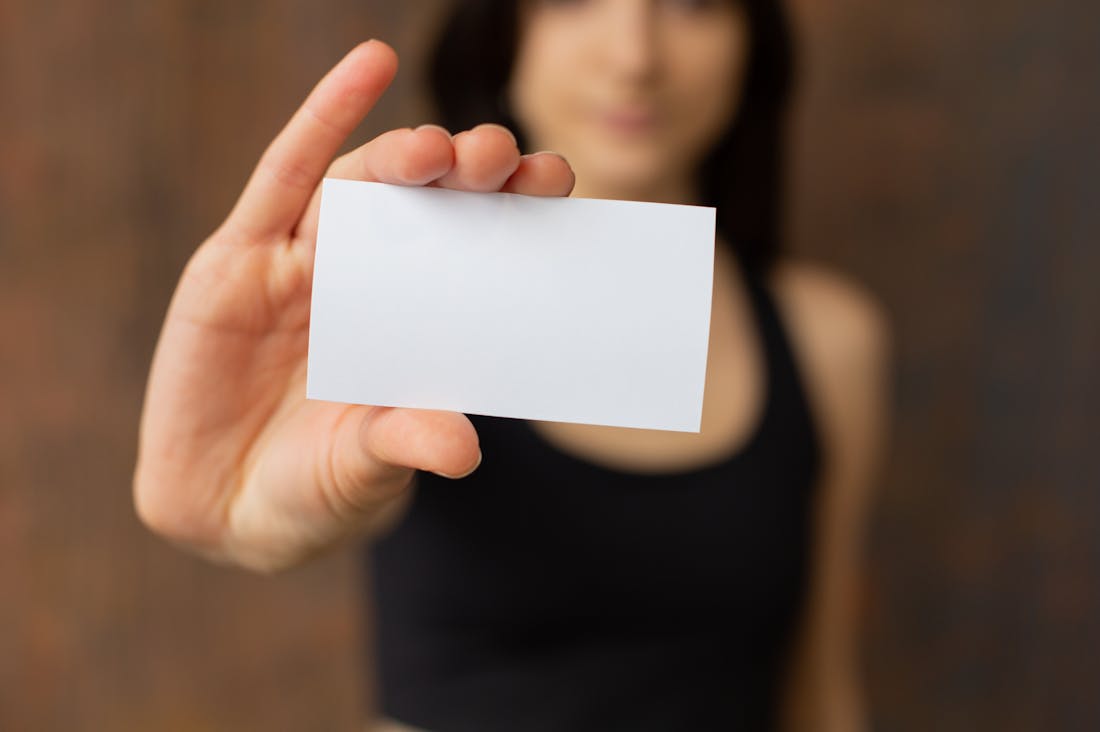 Crafting a Minimalist Lifestyle to Enhance Mental Clarity and Focus Image 1
