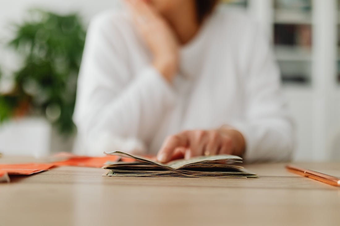 Navigating Financial Freedom: Strategies for Smart Spending and Saving in Today’s Economy Image 2