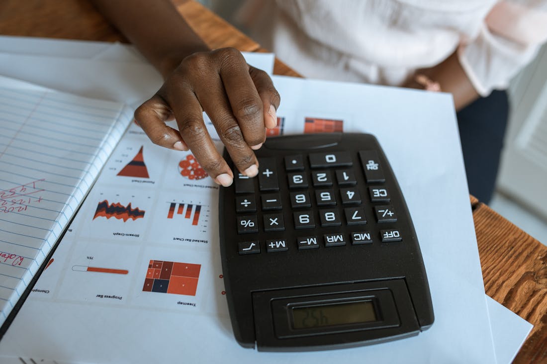 Smart Investing for Beginners: Building a Secure Financial Future with Confidence Image 3