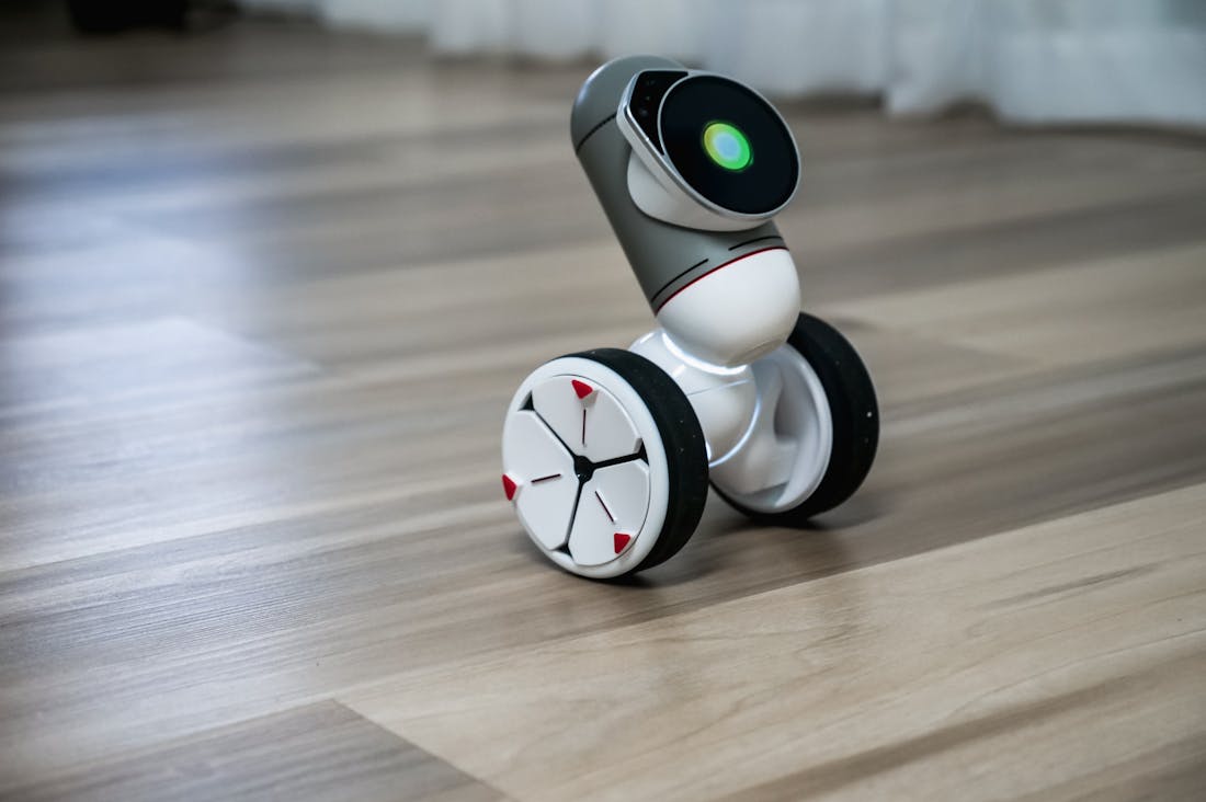 Tech Trends to Watch: The Convergence of Artificial Intelligence and Everyday Life Image 1