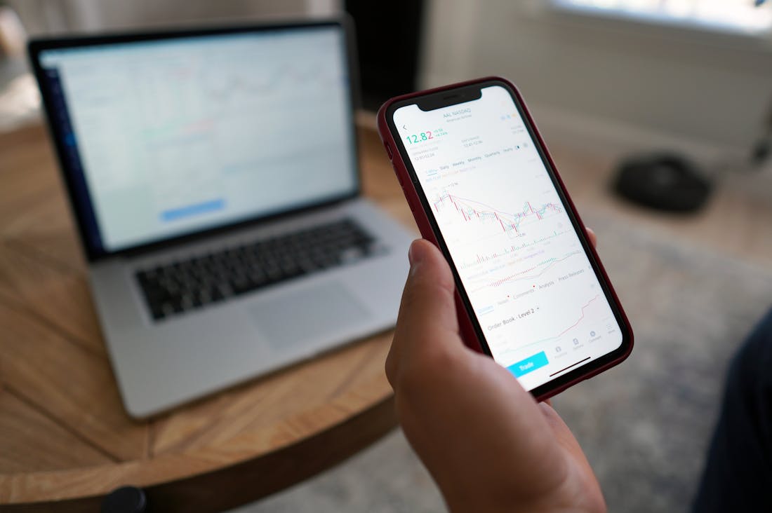 The Evolving Landscape of Personal Finance: Mastering Money Management in the Digital Age Image 2
