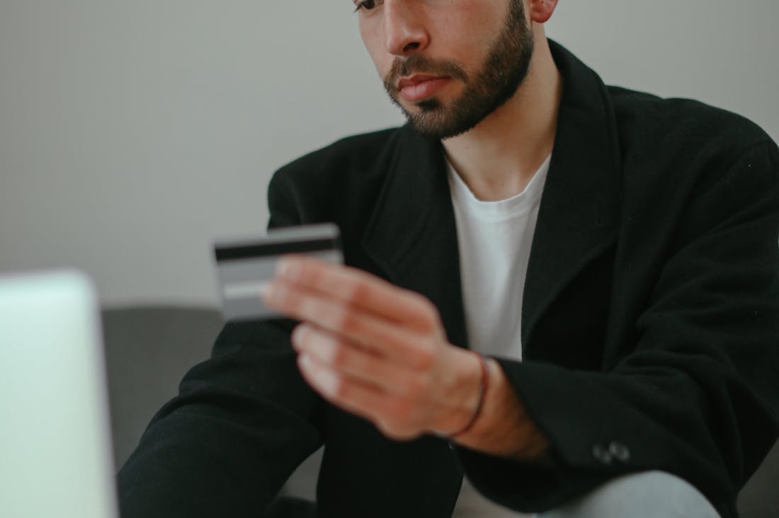 Shifting Perspectives: Personal Finance Insights for Modern Living Image 1