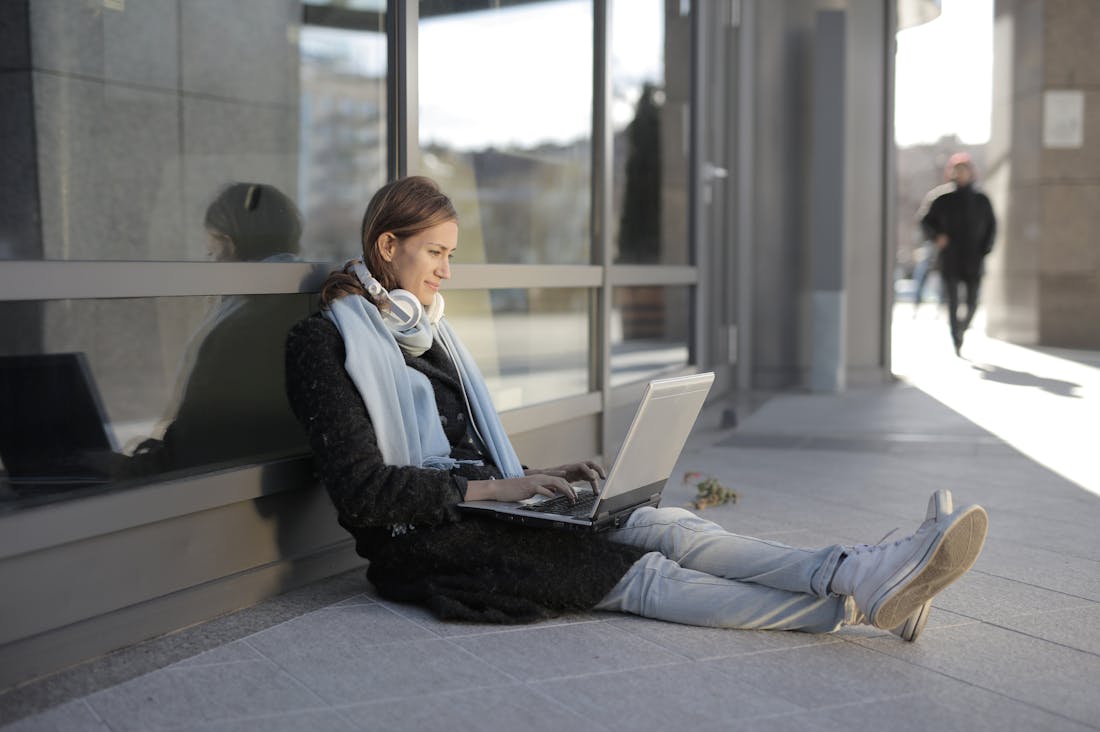 Exploring the Intersection of Technology and Daily Life: How Smart Gadgets are Transforming Our Experiences Image 1