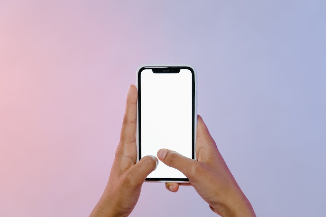 Exploring the Intersection of Technology and Daily Life: How Smart Gadgets are Transforming Our Experiences Image 3