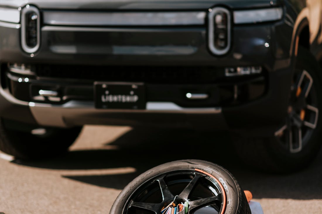 The Future of Automotive Technology: How Electric Vehicles Are Revolutionizing Travel Image 2