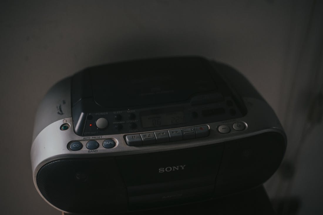 Reviving Retro Tech: Timeless Gadgets in a Modern World Image 1