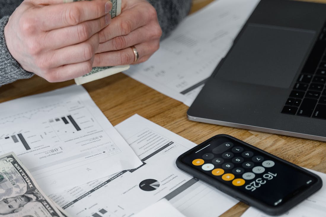 Building Wealth Through Smart Spending and Saving Habits Image 1