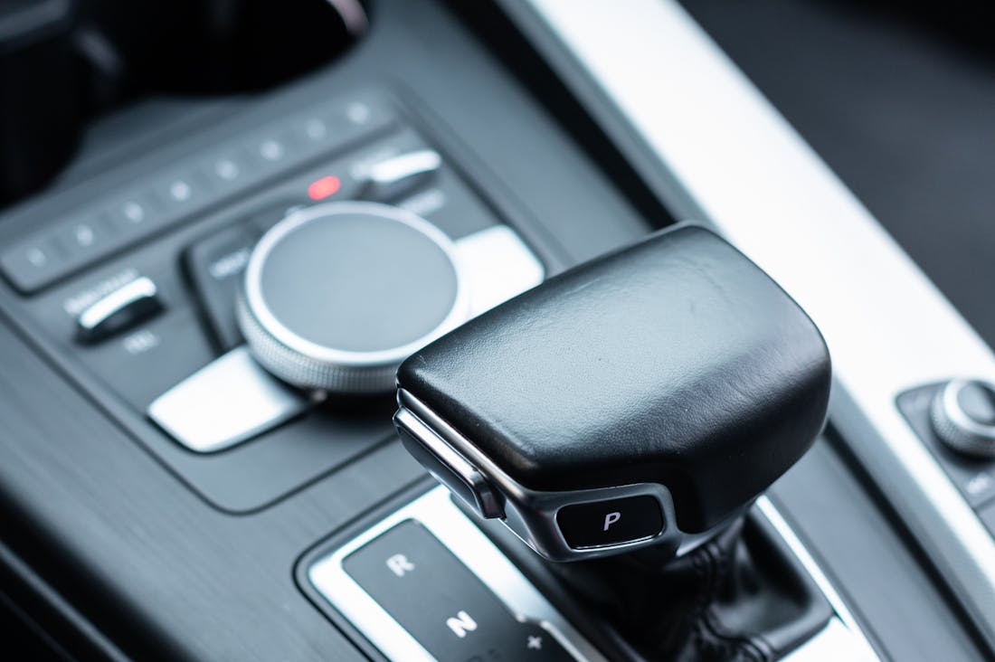 Understanding the Shift in Auto Industry Towards Electric Vehicles Image 2