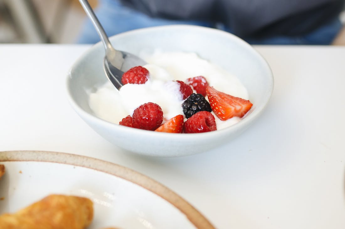 Achieve Optimal Health Through Mindful Eating and Balanced Nutrition Image 2