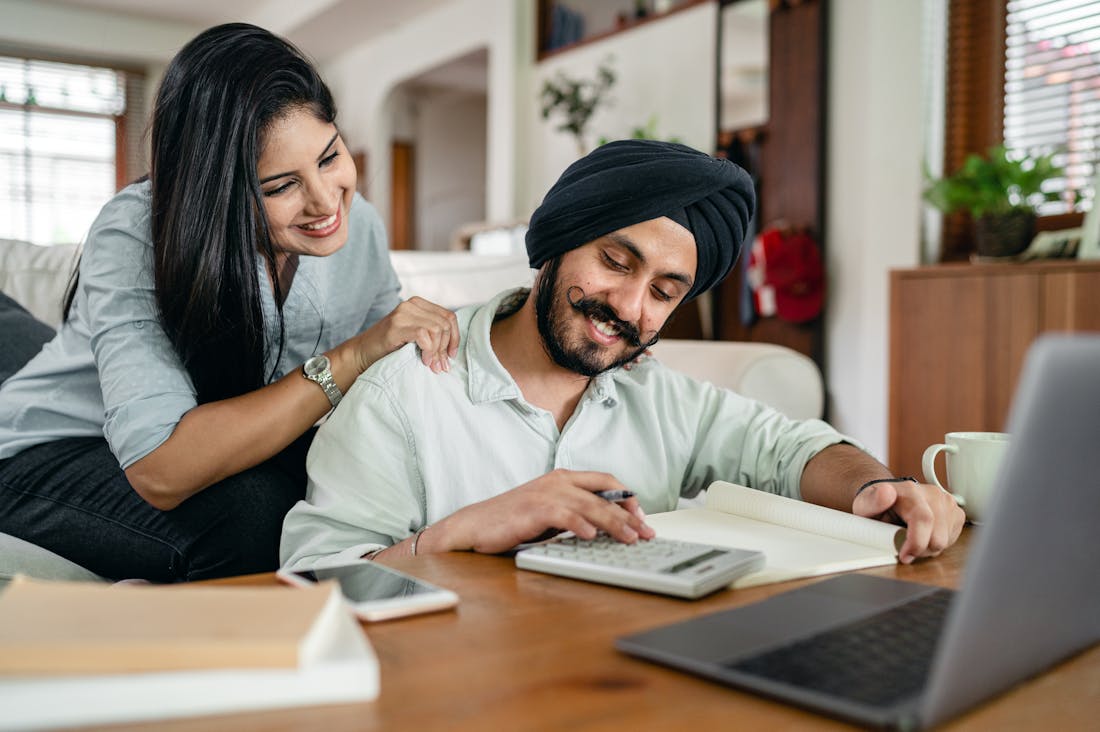 Achieving Financial Freedom through Smart Investment and Savings Strategies Image 3