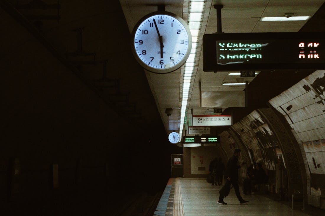 Achieving Work-Life Harmony: Balancing Career Aspirations and Personal Life Image 1