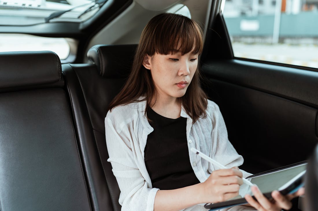 Automotive Innovations: How Smart Technology is Enhancing Modern Driving Experiences Image 1