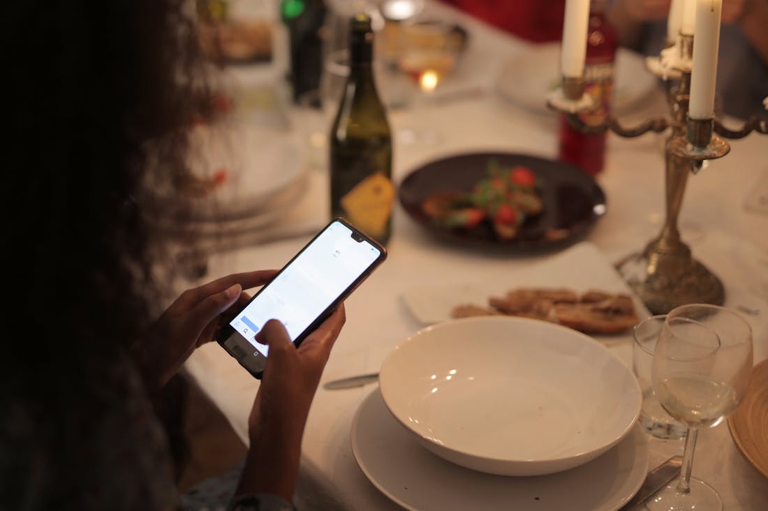 Balancing Digital Life with Real-World Experiences in a Tech-Driven Society Image 3