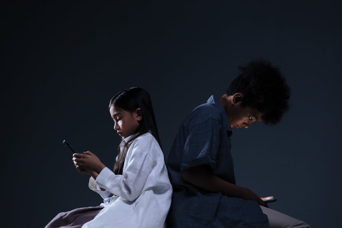 Balancing Technology and Mindfulness: Creating a Harmonious Digital Lifestyle Image 1