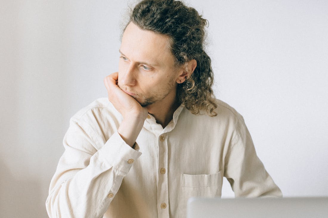 Balancing Technology Use and Personal Well-Being in a Digital Age Image 3