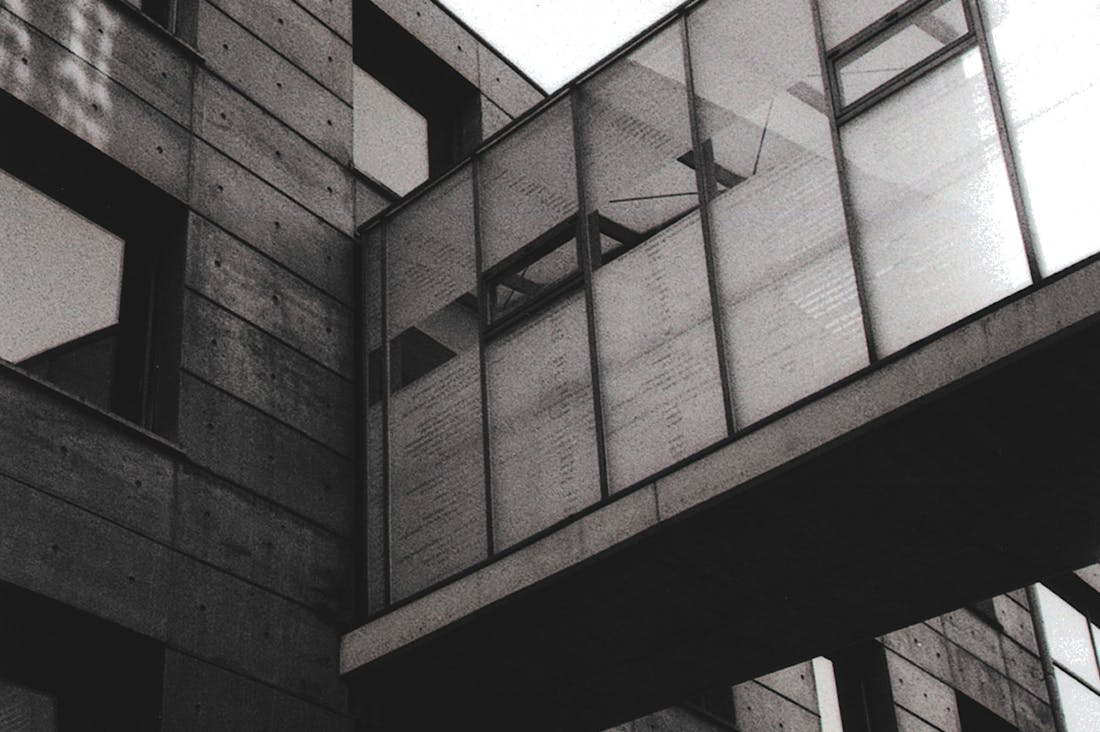 Benefits of Minimalist Living: Simplifying Life for Greater Satisfaction Image 3