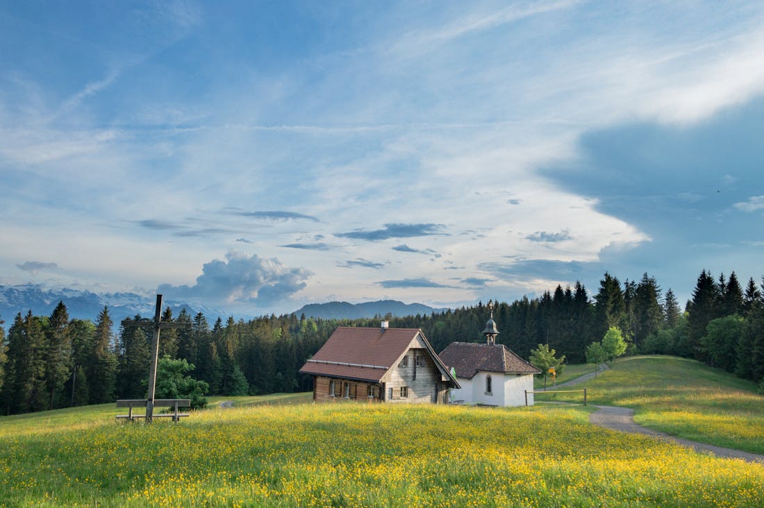 Budget Travel: Tips for Exploring New Destinations without Breaking the Bank Image 1