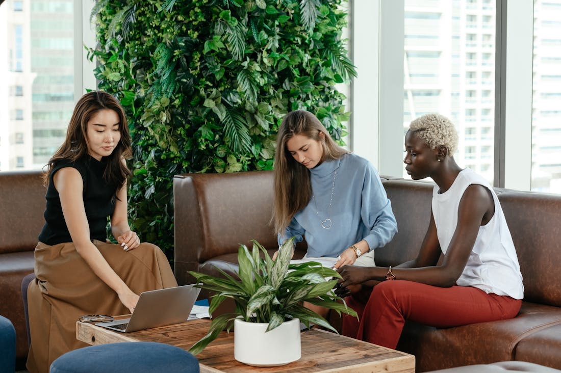 Budgeting Techniques for Young Professionals Seeking Independence Image 2