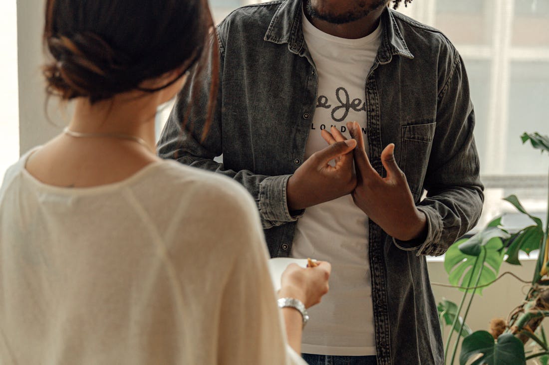 Building Stronger Relationships Through Effective Communication Image 3