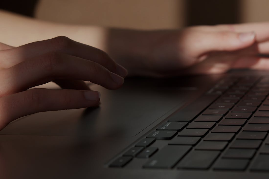 Crafting a Balanced Lifestyle with Technology and Productivity Hacks Image 3