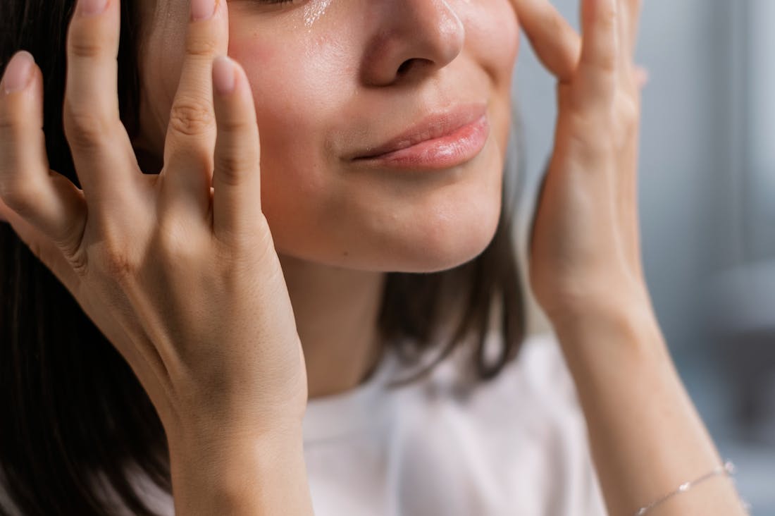 Crafting a Balanced Routine for Mental Well-being and Productivity Image 1