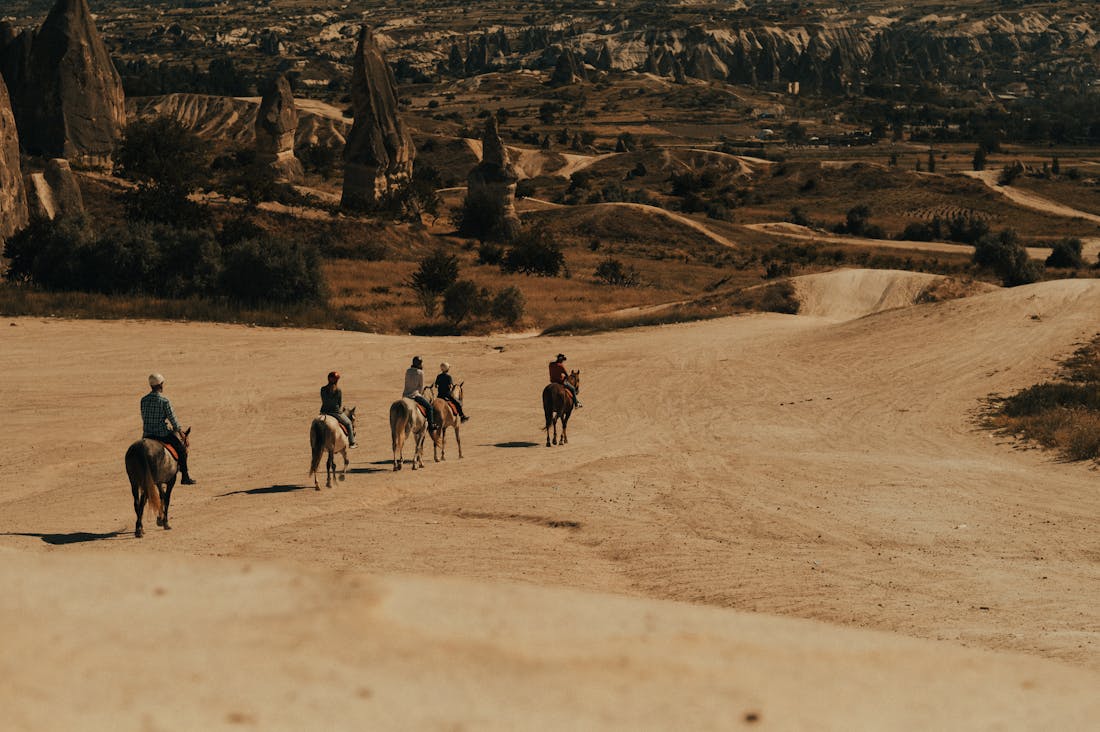 Crafting a Memorable Travel Experience: Tips for Authentic Adventures Image 1