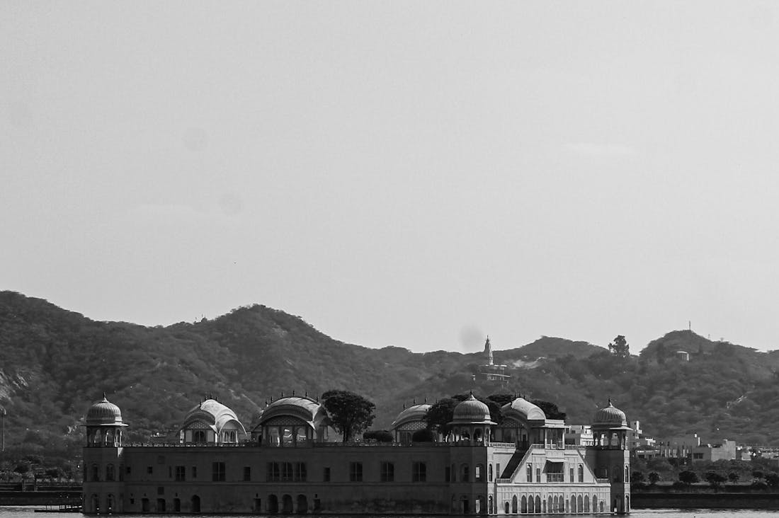 Crafting Unforgettable Travel Experiences with Local Insights Image 3