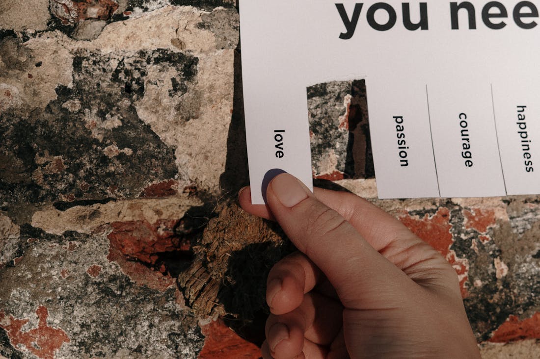 Cultivating a Mindful Life: Lessons in Presence and Awareness from Everyday Experiences Image 1