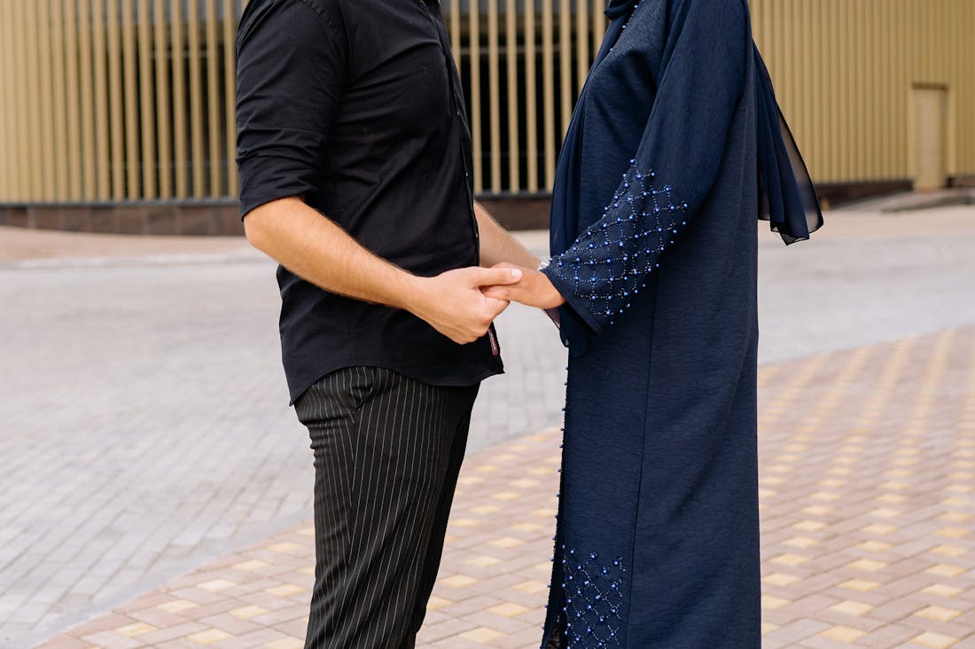 Cultivating Lasting Relationships Through Meaningful Conversations Image 3