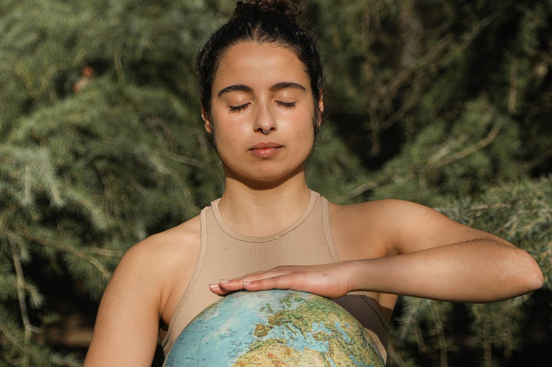 Cultivating Mindfulness in a Fast-Paced World: Strategies for Achieving Mental Clarity and Focus Image 1