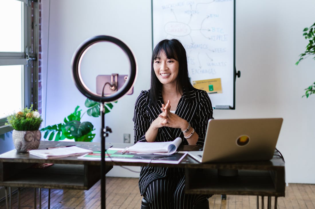 Decoding the Future of Finance: Innovative Strategies for Managing Wealth in the Digital Age Image 1