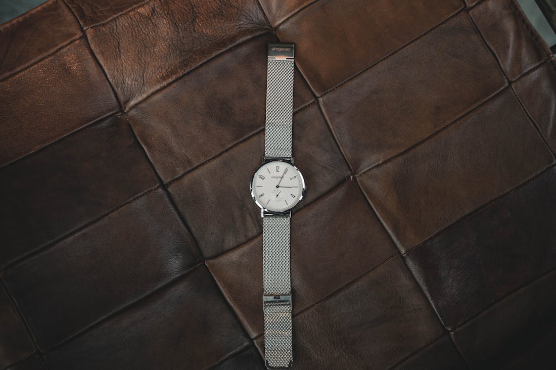 Digital Detox: Reclaiming Your Time and Focus in a Screen-Centric World Image 2