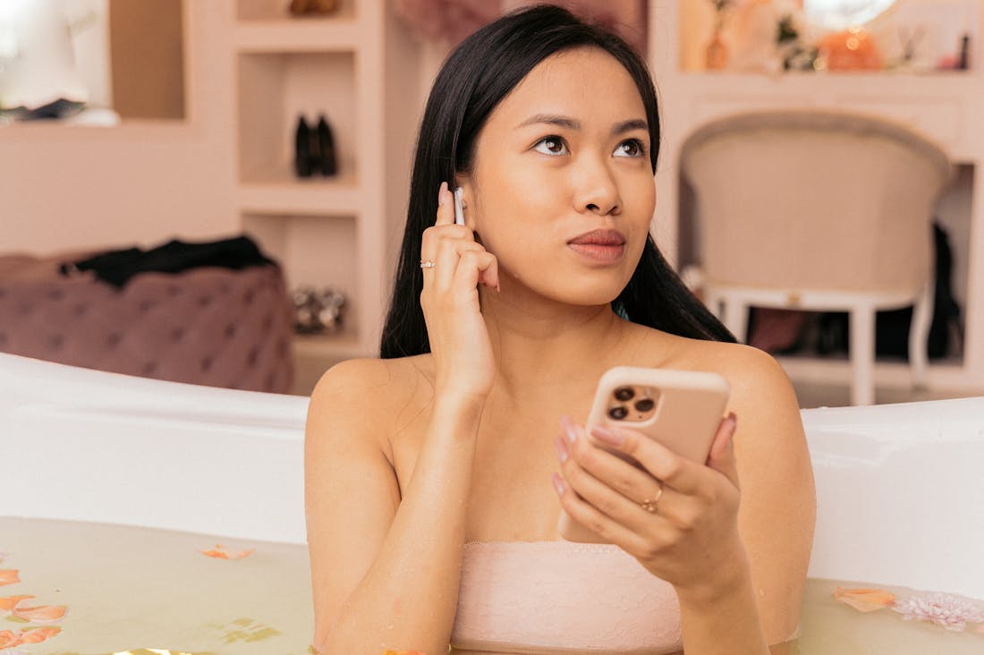 Digital Detox: Reclaiming Your Time and Mental Clarity in the Age of Technology Image 1